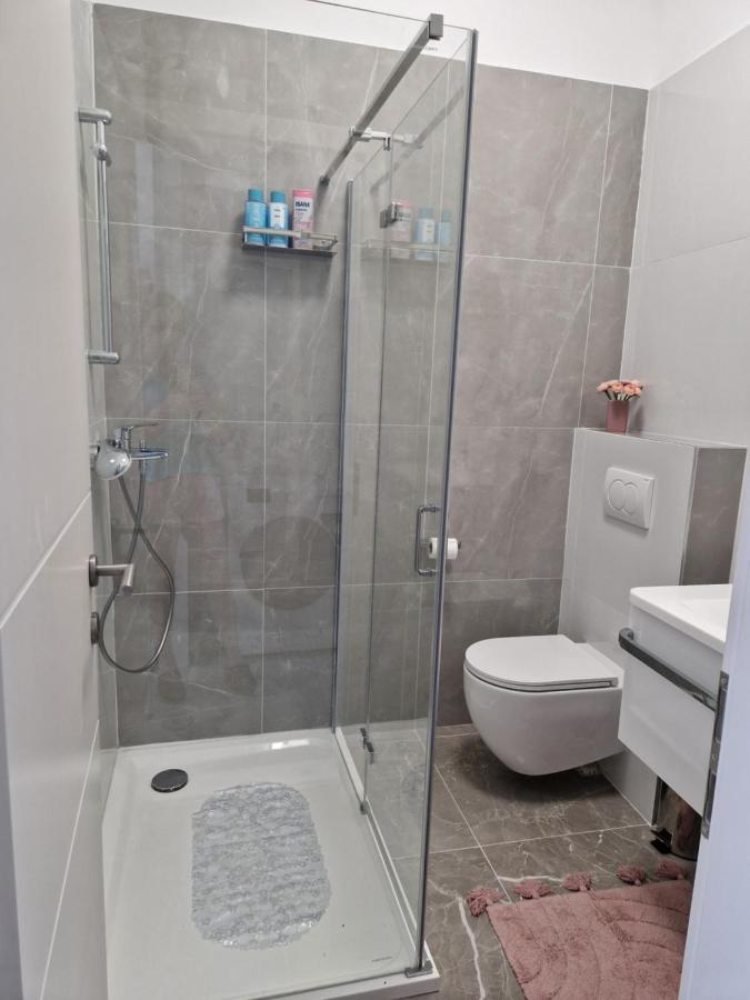 Apartman Leana Apartment สปลิท ภายนอก รูปภาพ